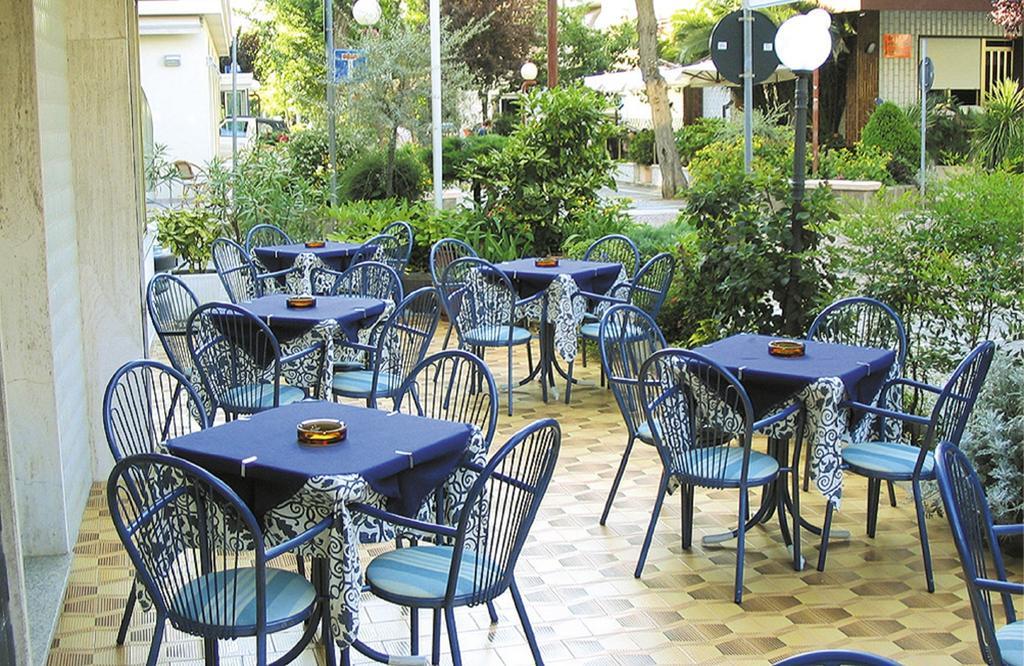 Hotel Aquila D'Oro Misano Adriatico Eksteriør billede