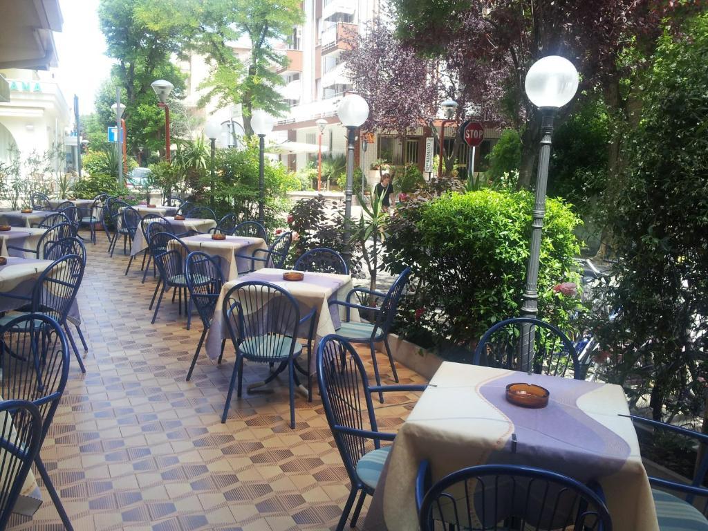 Hotel Aquila D'Oro Misano Adriatico Eksteriør billede