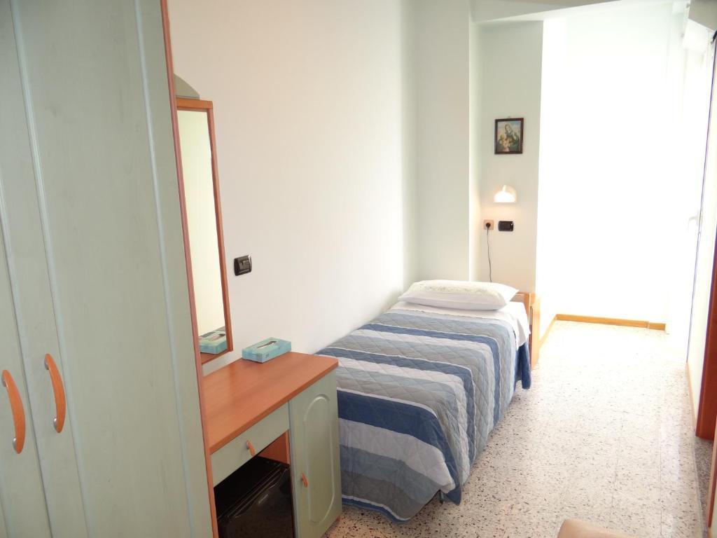Hotel Aquila D'Oro Misano Adriatico Værelse billede