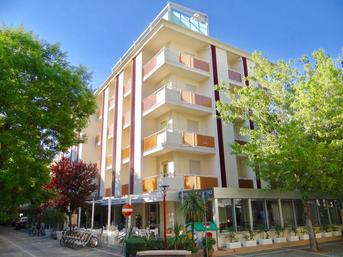 Hotel Aquila D'Oro Misano Adriatico Eksteriør billede